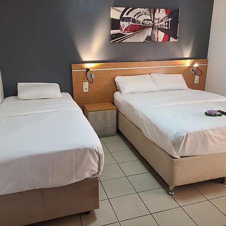 Hotel Victoire, Poitiers Gare Exterior foto